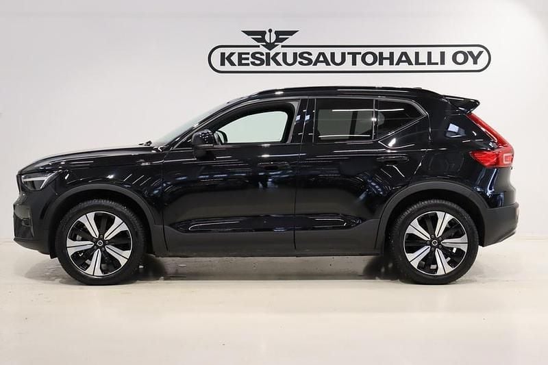 Käytetty Volvo EX40 Performance 325 kW (442 HP) 2025 Musta Katumaasturi