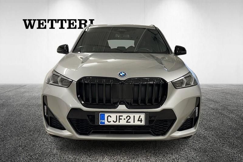 Käytetty BMW X1 M Sport 245 HP (180 kW) 2024 Hopea Katumaasturi
