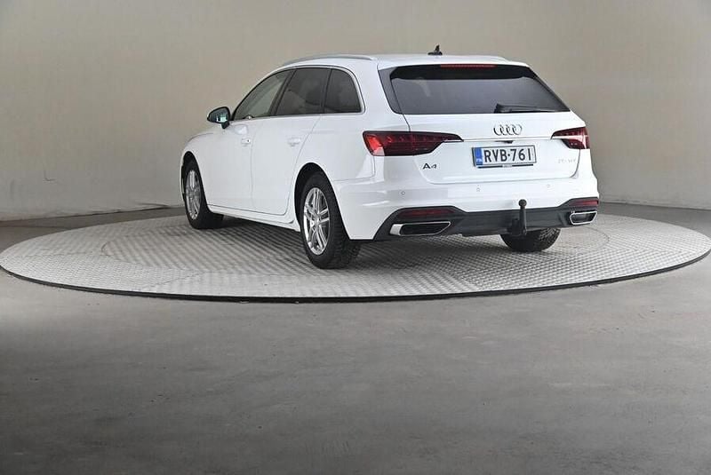 Käytetty Audi A4 136 HP (100 kW) 2023 Farmari