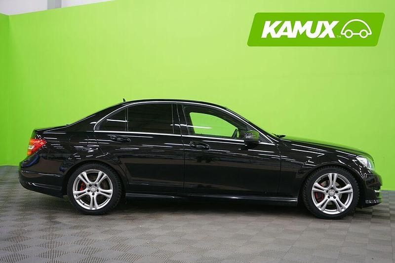 Käytetty Mercedes C180 Business 156 HP (114 kW) 2011 Musta Sedan