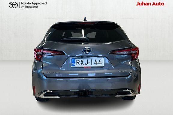 Käytetty Toyota Corolla Edition 140 HP (102 kW) 2025 Harmaa Farmari