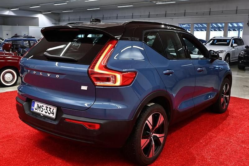 Käytetty Volvo XC40 Plus 169 kW (231 HP) 2023 Sininen Katumaasturi