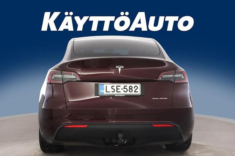 Käytetty Tesla Model Y 258 kW (351 HP) 2023 Musta Katumaasturi