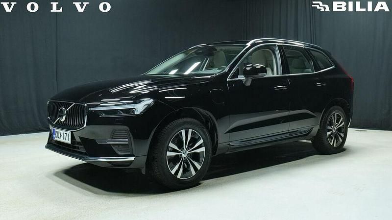 Käytetty Volvo XC60 Plus 350 HP (257 kW) 2023 Musta Katumaasturi