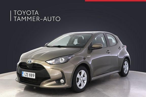 Ruskea (beige) Käytetty 2020 Toyota Yaris Active Viistoperä | 18 880 € (Perustarjous) - Kuva 1/4