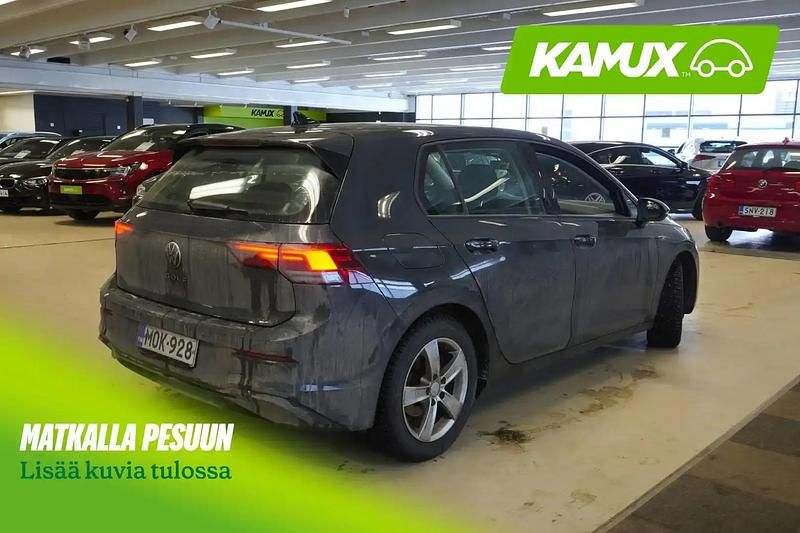 Käytetty VW Golf Comfortline 110 HP (80 kW) 2022 Hopea / harmaa Farmari