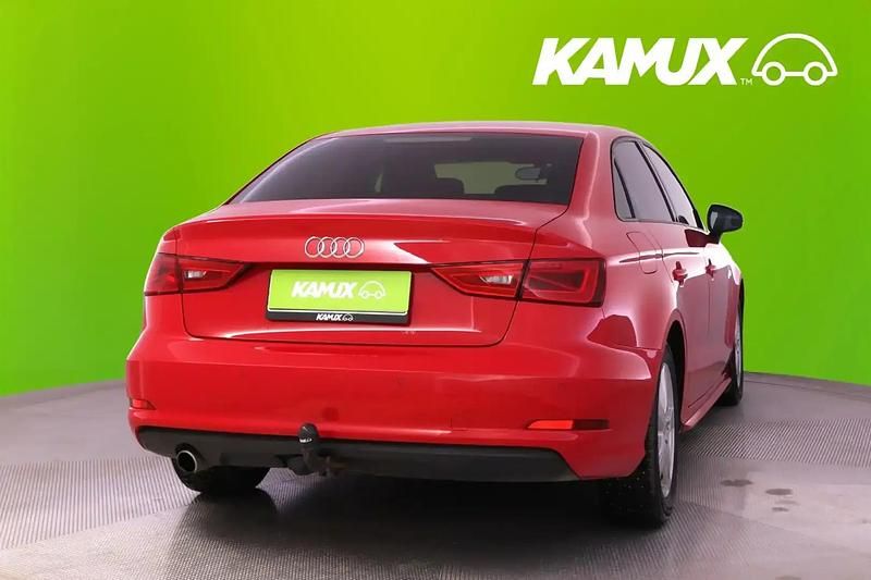 Käytetty Audi A3 Business 110 HP (80 kW) 2015 Punainen Sedan