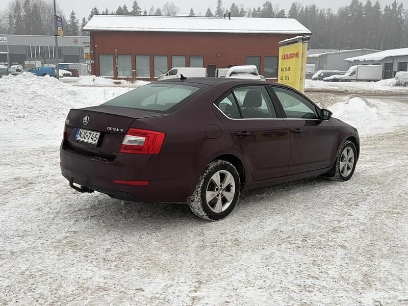 Käytetty Skoda Octavia Elegance 180 HP (132 kW) 2013 Sedan