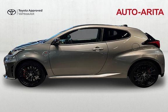 Käytetty Toyota Yaris Sport 276 HP (202 kW) 2025 Harmaa Viistoperä