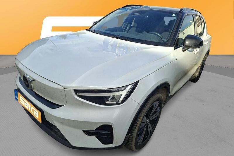 Käytetty Volvo XC40 Core 169 kW (231 HP) 2023 Katumaasturi