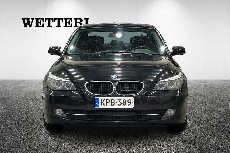 Käytetty BMW 520 177 HP (130 kW) 2009 Musta Sedan