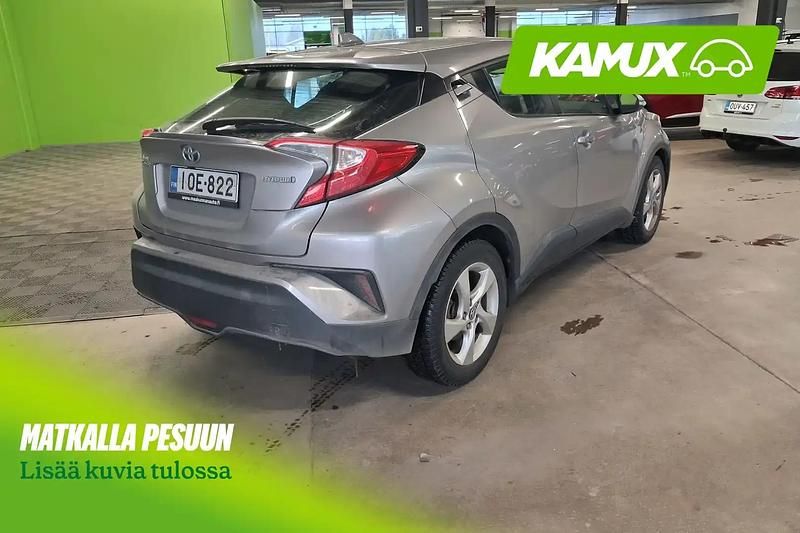 Käytetty Toyota C-HR 122 HP (89 kW) 2018 Hopea / harmaa Katumaasturi