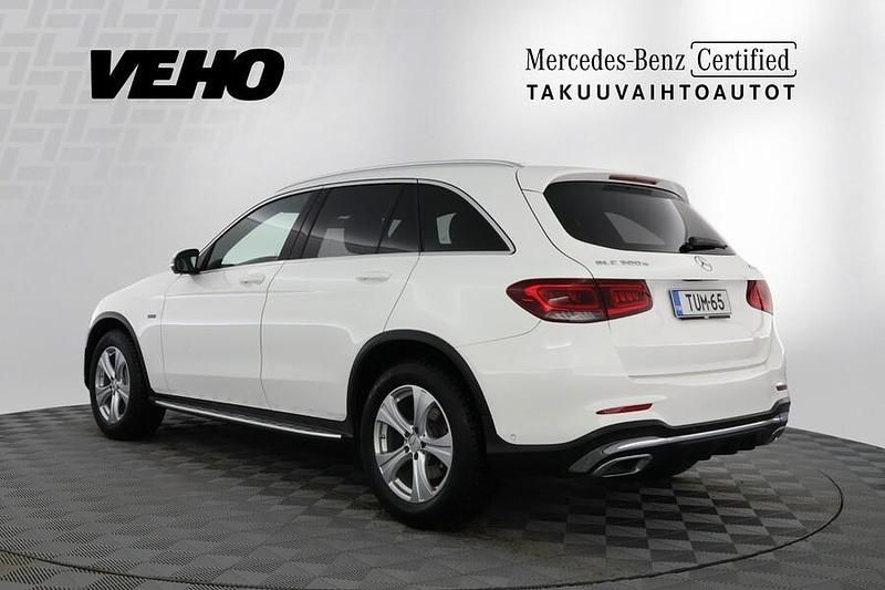 Käytetty Mercedes GLC300e Business 211 HP (155 kW) 2020 Valkoinen Katumaasturi