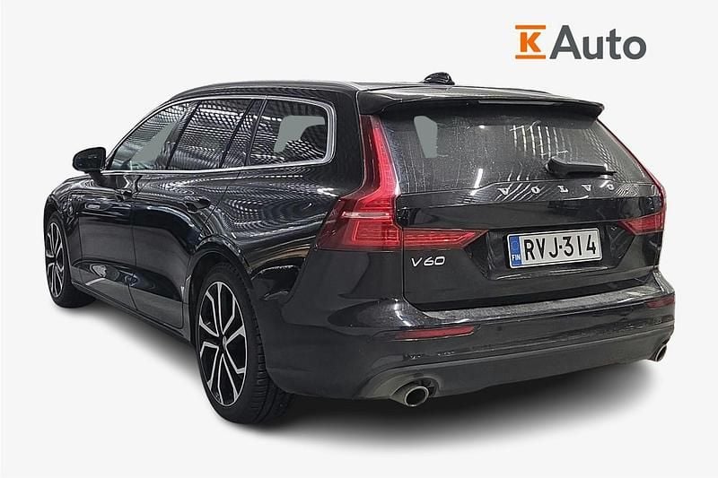 Käytetty Volvo V60 Momentum 340 HP (250 kW) 2020 Musta Farmari
