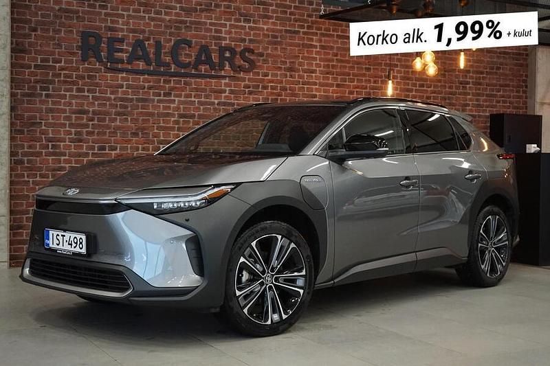 Käytetty Toyota bZ4X 252 kW (343 HP) 2022 Katumaasturi
