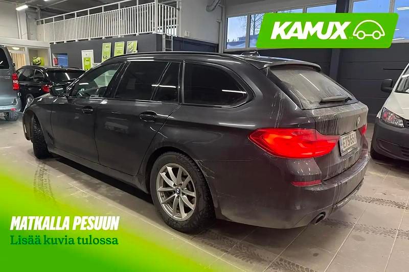 Käytetty BMW 520 Sport Line 258 HP (189 kW) 2018 Hopea / harmaa Sedan
