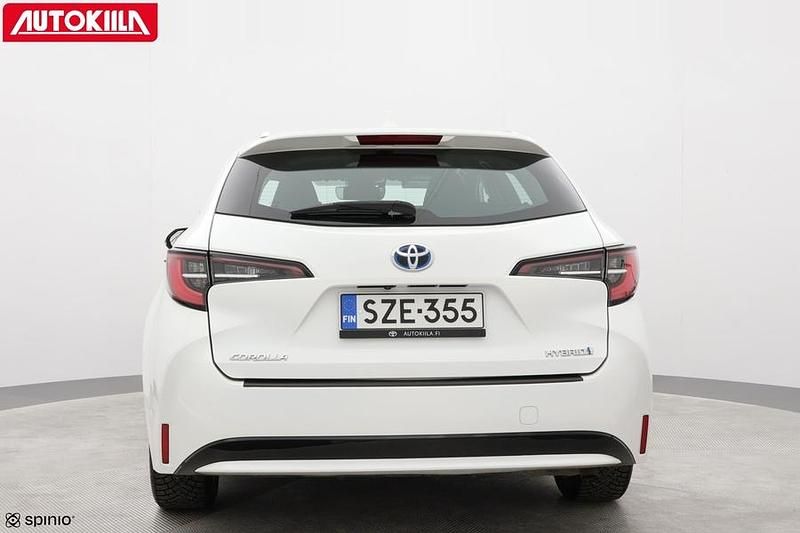 Käytetty Toyota Corolla Active 122 HP (89 kW) 2021 Valkoinen Farmari