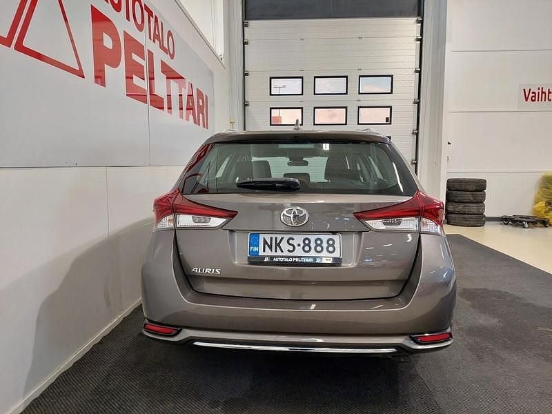 Käytetty Toyota Auris Touring Sports Active 116 HP (85 kW) 2017 Harmaa Farmari