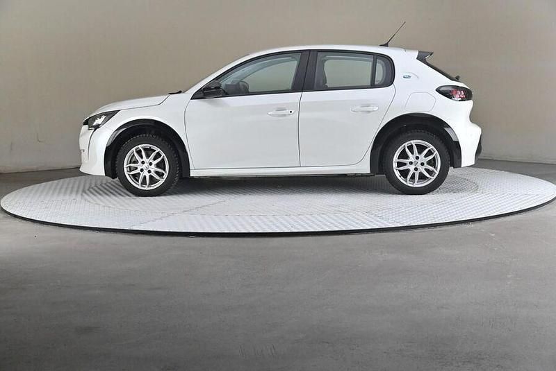 Käytetty Peugeot e-208 Active 100 kW (136 HP) 2022 Viistoperä
