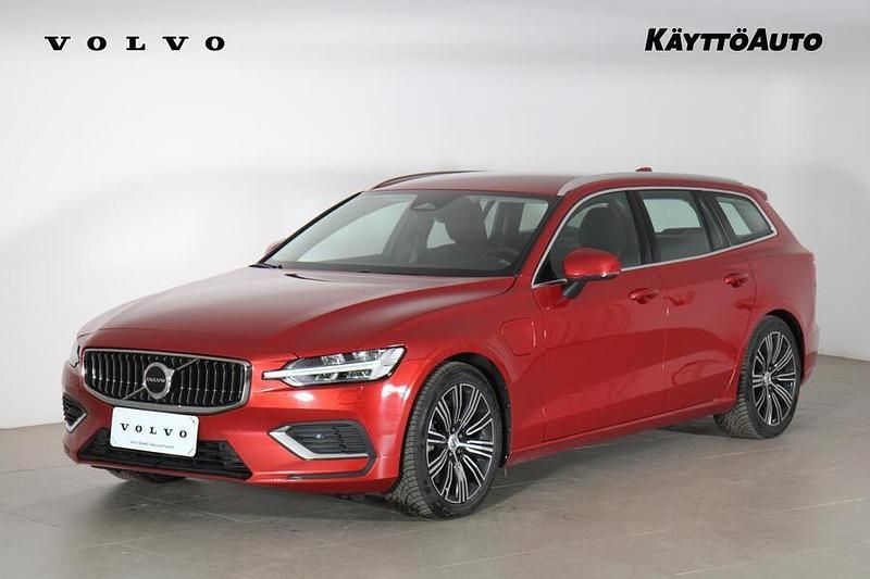 Käytetty Volvo V60 Plus 350 HP (257 kW) 2023 Fusion red metalli Farmari