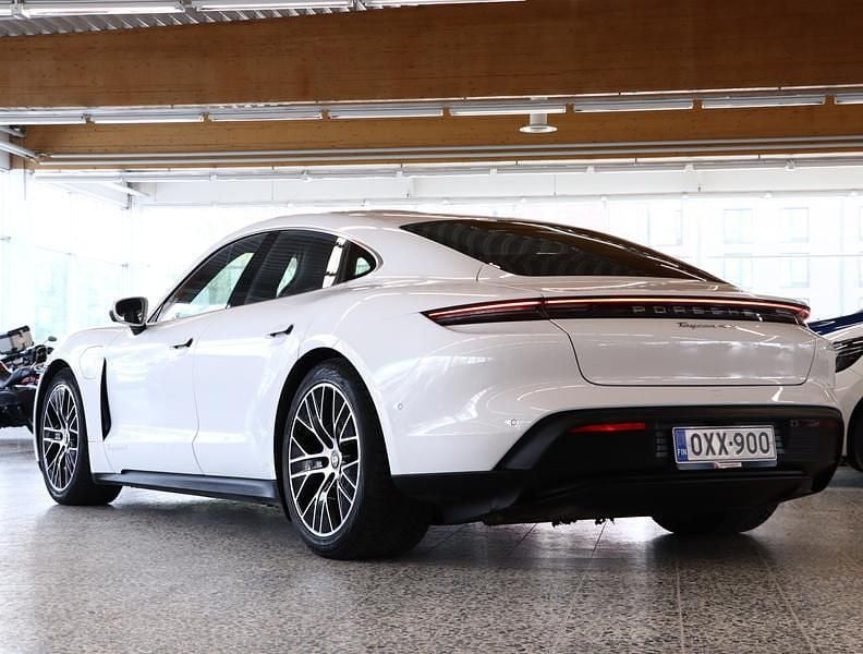 Käytetty Porsche Taycan 4S Performance Package 570 kW (776 HP) 2020 Valkoinen Sedan