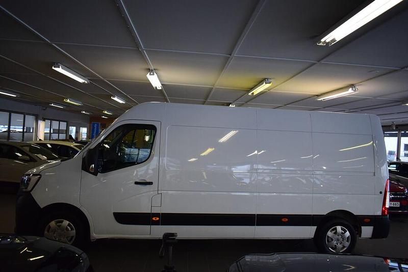 Käytetty Renault Master 150 HP (110 kW) 2022 Tila-auto