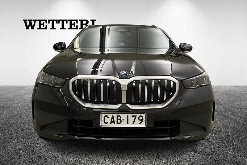 Käytetty BMW 530e 299 HP (219 kW) 2024 Musta Farmari