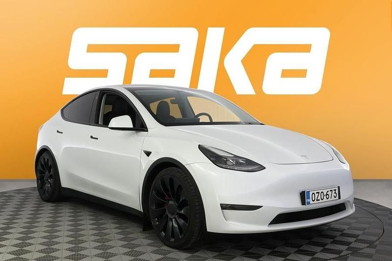 Käytetty 2023 Tesla Model Y Performance Katumaasturi | 34 900 € (Perustarjous) - Kuva 1/3