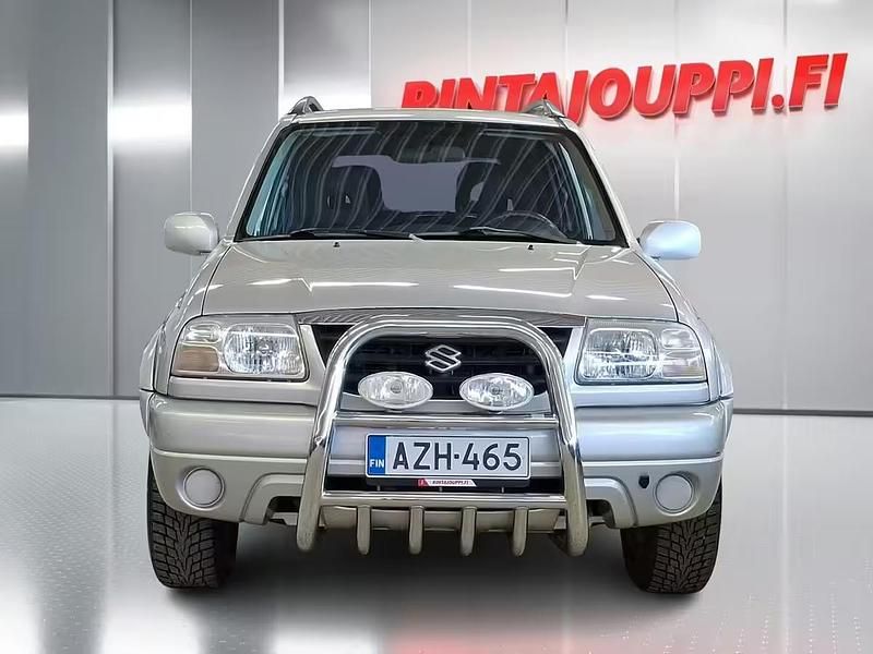 Käytetty Suzuki Grand Vitara 128 HP (94 kW) 2003 Hopea Katumaasturi