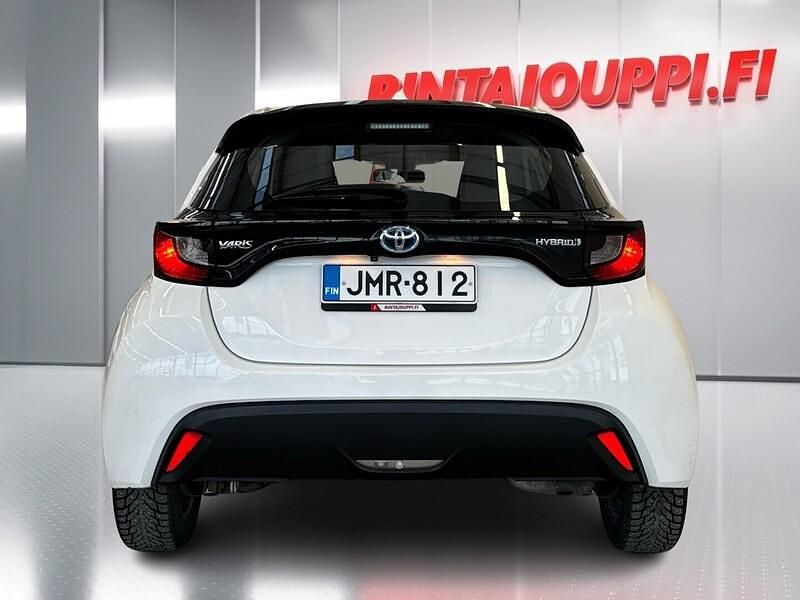 Käytetty Toyota Yaris Hybrid Active 116 HP (85 kW) 2022 Viistoperä