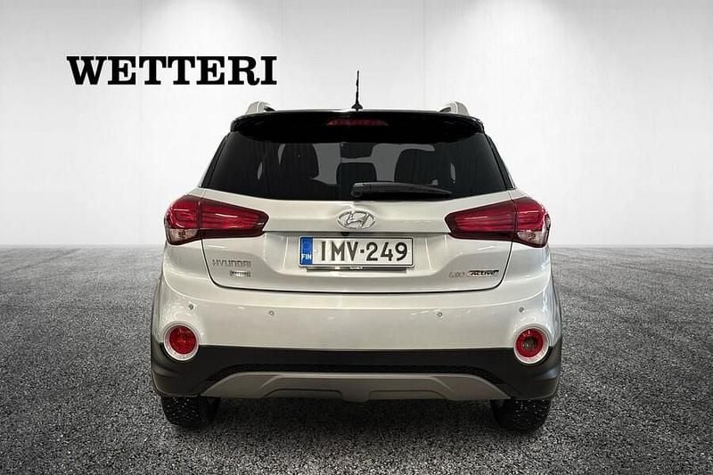 Käytetty Hyundai i20 Active Cross 101 HP (74 kW) 2020 Hopea Viistoperä
