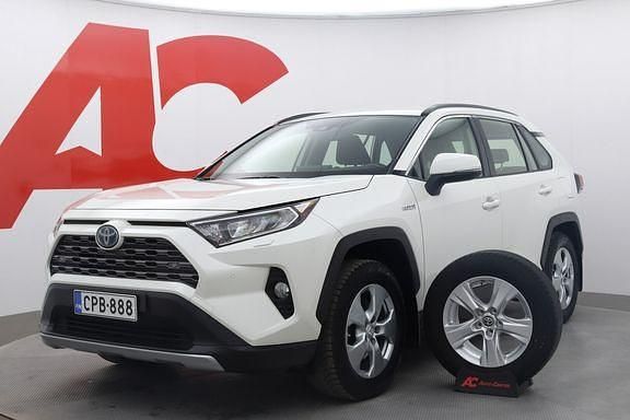 Valkoinen Käytetty 2020 Toyota RAV4 Active Katumaasturi | 28 990 € (Perustarjous) - Kuva 1/4