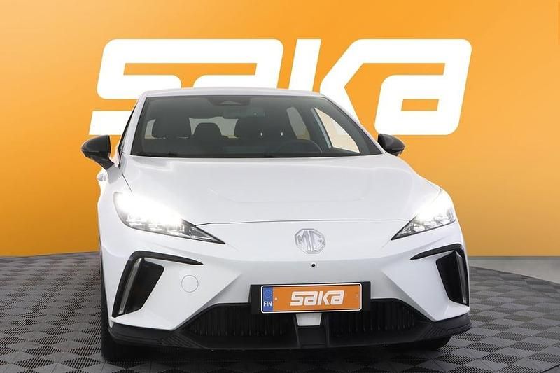 Käytetty MG MG4 EV Luxury 150 kW (204 HP) 2023 Viistoperä