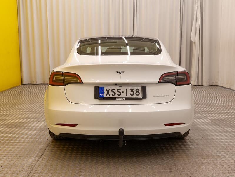 Käytetty Tesla Model 3 258 kW (351 HP) 2022 Sedan
