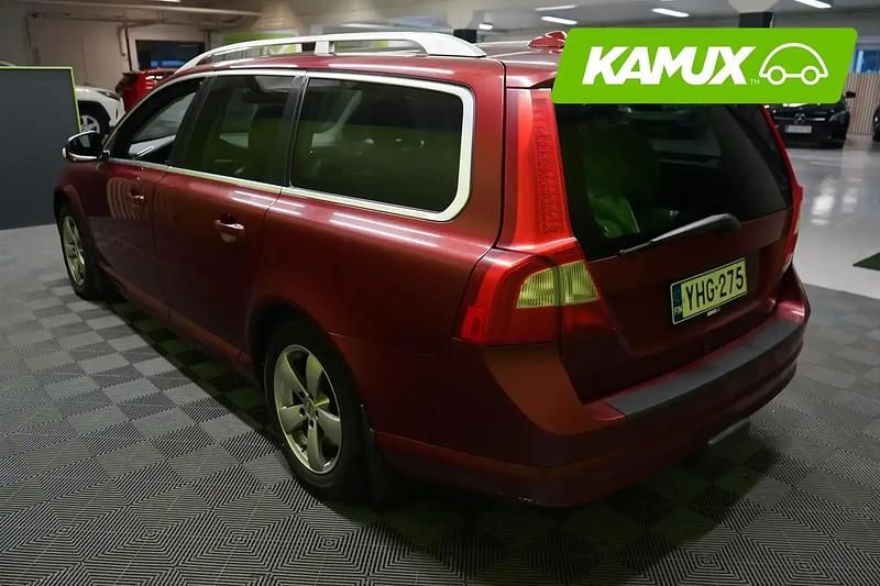 Käytetty Volvo V70 Summum 185 HP (136 kW) 2008 Punainen Farmari