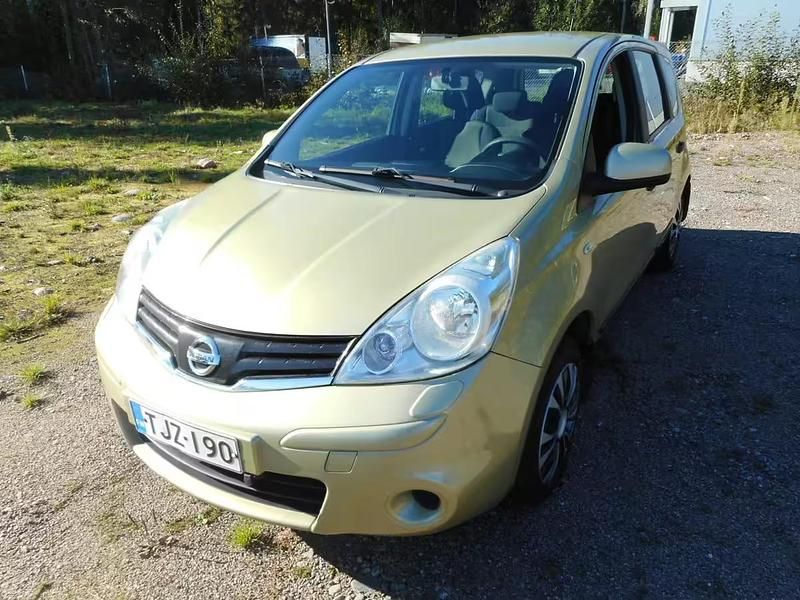Vihreä Käytetty 2010 Nissan Note Visia Tila-auto | 2 800 € - Kuva 1/4