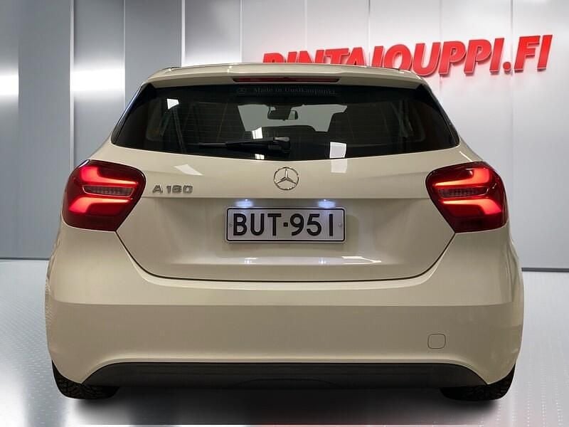 Käytetty Mercedes A180 Business 122 HP (89 kW) 2018 Viistoperä
