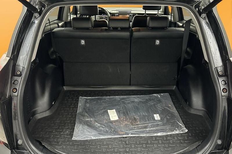 Käytetty Toyota RAV4 Active 143 HP (105 kW) 2018 Katumaasturi