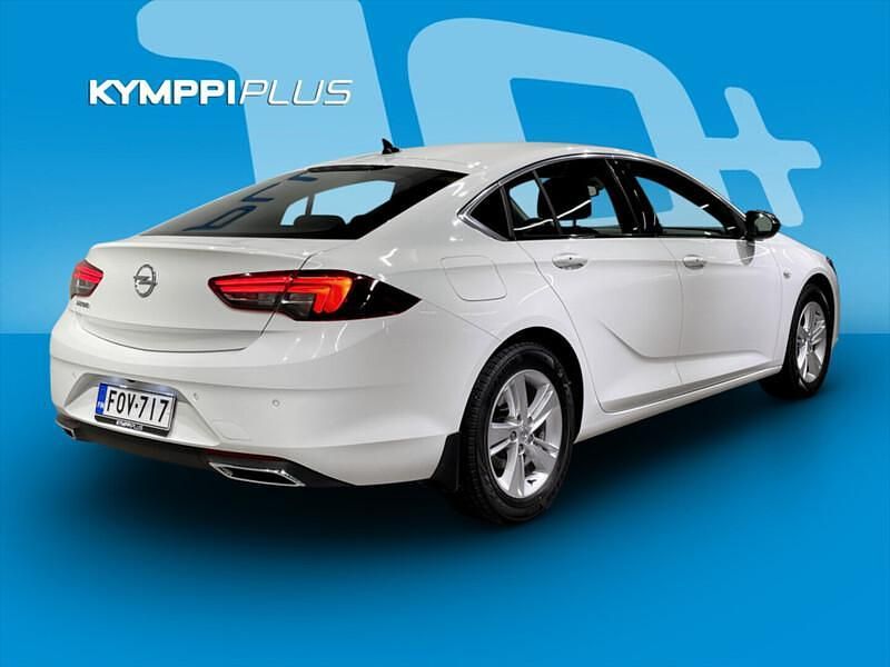Käytetty Opel Insignia Innovation 174 HP (127 kW) 2021 Viistoperä