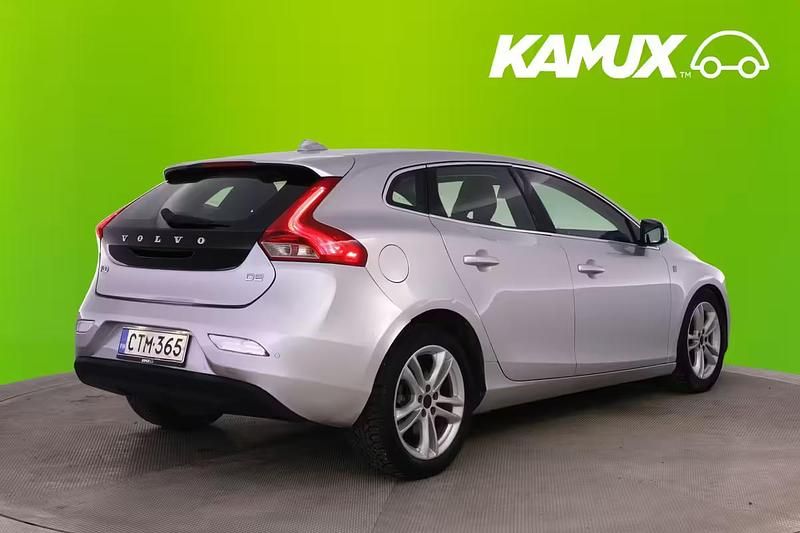 Käytetty Volvo V40 Business Edition 114 HP (83 kW) 2015