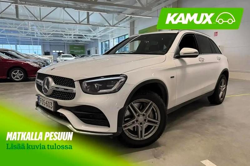 Käytetty Mercedes GLC300e Business 211 HP (155 kW) 2021 Valkoinen Katumaasturi