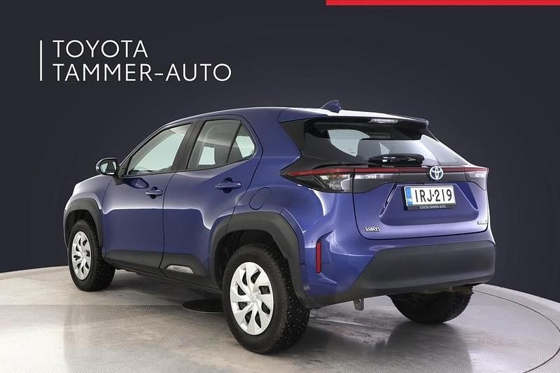 Käytetty Toyota Yaris Cross Active 116 HP (85 kW) 2023 Sininen Katumaasturi