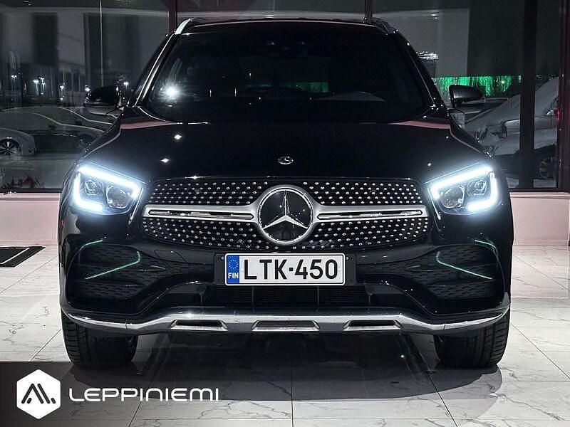 Käytetty Mercedes GLC300e AMG 194 HP (142 kW) 2022 Katumaasturi