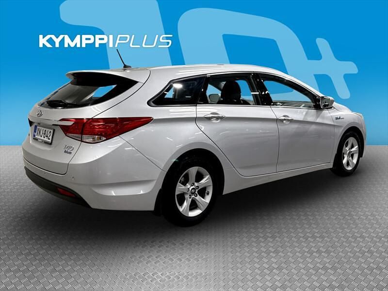 Käytetty Hyundai i40 Comfort 135 HP (99 kW) 2016 Hopea Farmari