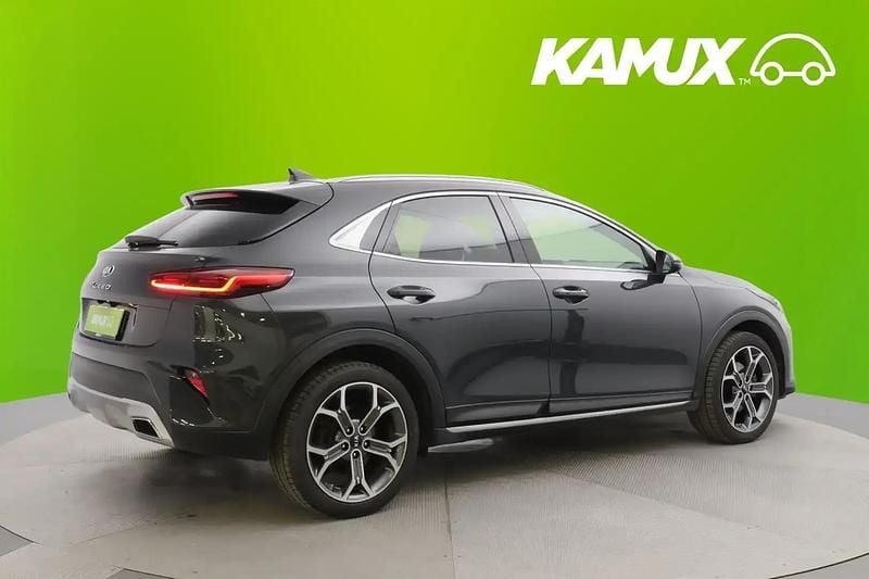 Käytetty Kia XCeed Platinum Edition 105 HP (77 kW) 2021 Hopea / harmaa Katumaasturi