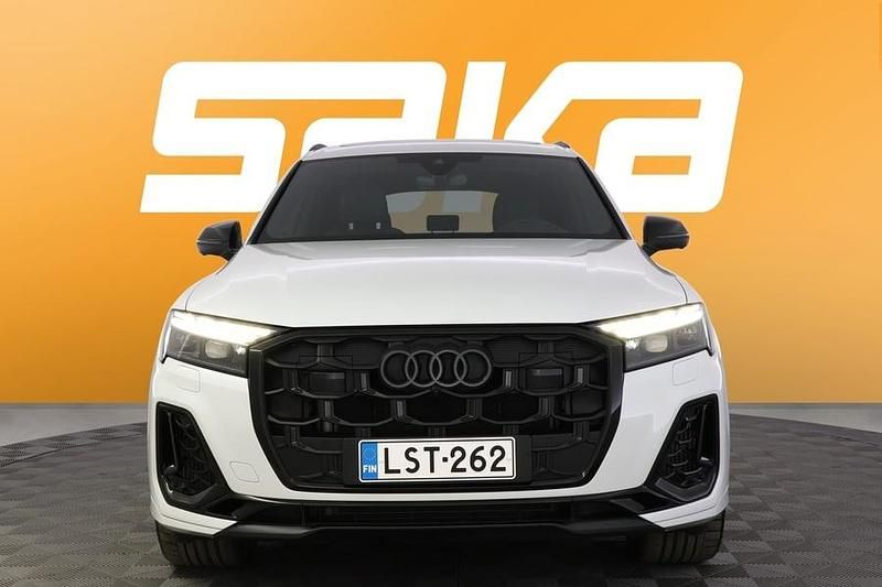 Käytetty Audi Q7 S-Line 490 HP (360 kW) 2024 Katumaasturi