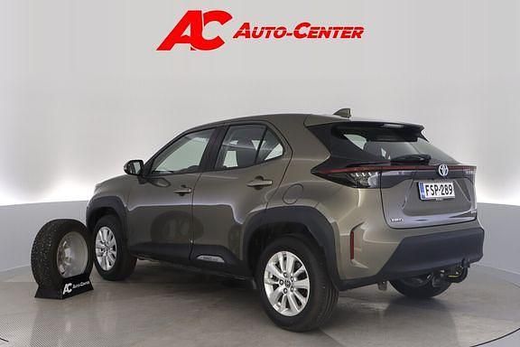 Käytetty Toyota Yaris Cross Active 114 HP (83 kW) 2022 Ruskea (beige) Katumaasturi