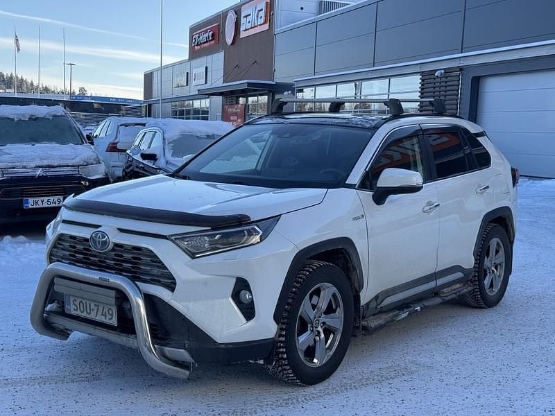Käytetty Toyota RAV4 Hybrid Premium 222 HP (163 kW) 2019 Katumaasturi