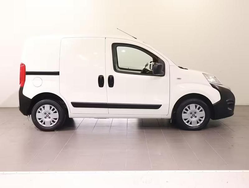 Käytetty Fiat Fiorino 80 HP (58 kW) 2017 Tila-auto
