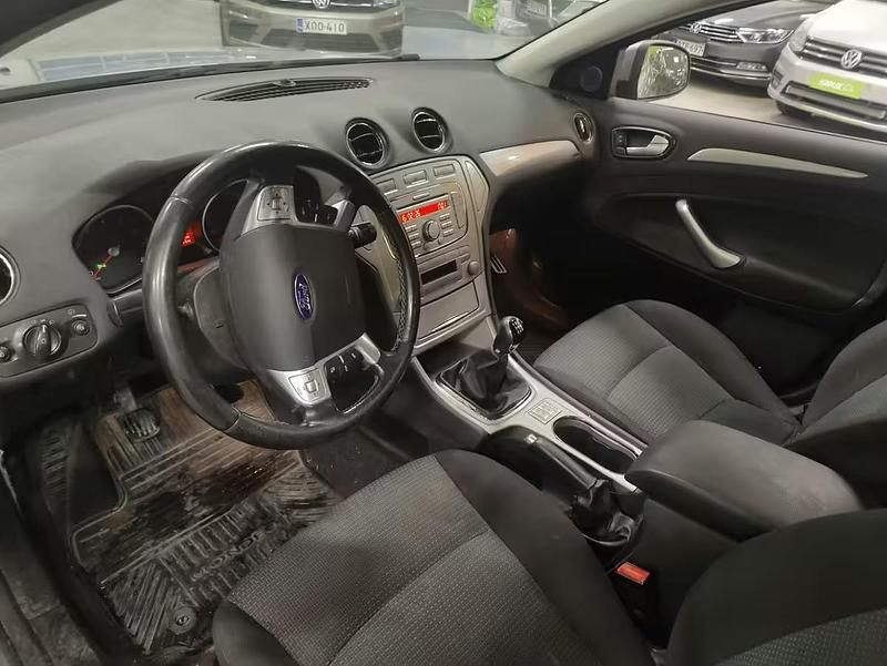 Käytetty Ford Mondeo 145 HP (106 kW) 2007 Hopea / harmaa Farmari